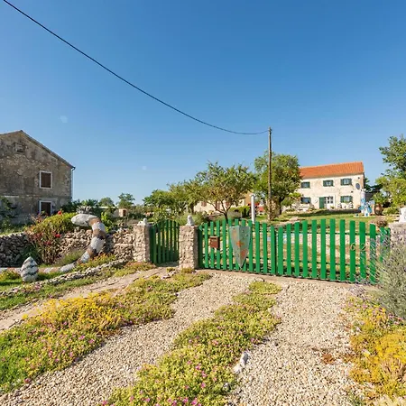 2 Bedroom Stunning In Holiday home