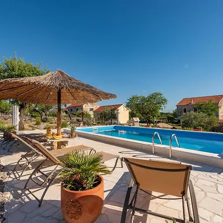 Holiday home 2 Bedroom Stunning In Gornje Ceranje