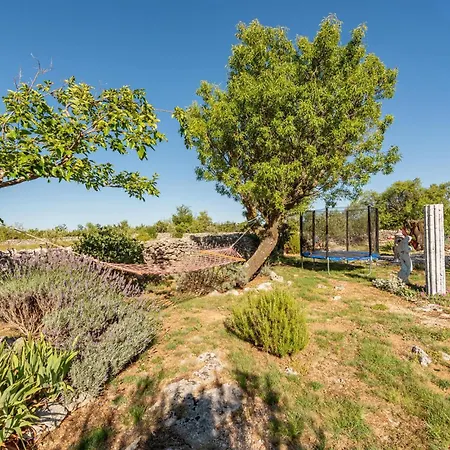 2 Bedroom Stunning In